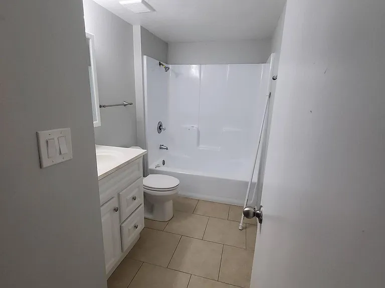 9228 N 7th Ave #10 — Photo 8