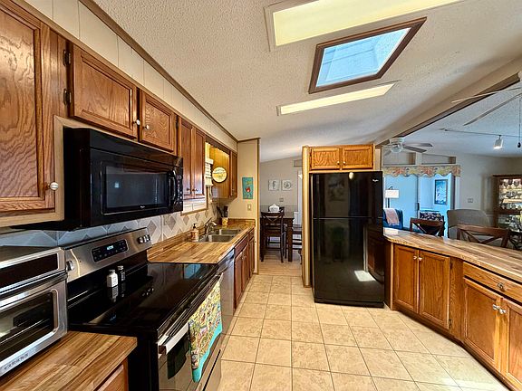 5th image of 505 Meadowlark Dr.