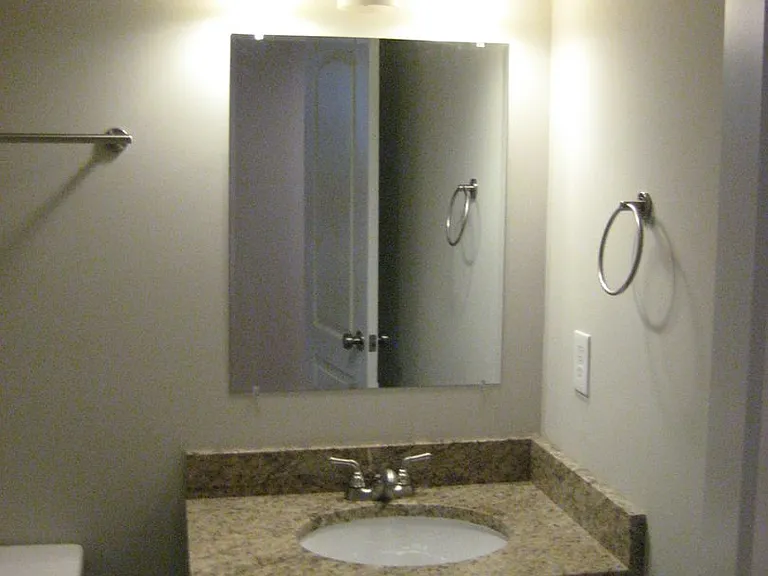 715 W Clay St — Photo 11