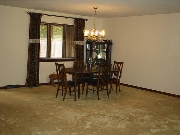 5th image of 102 Spyglass Ln
