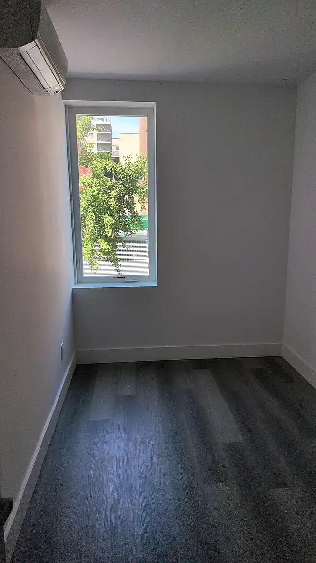 1918 Avenue M — Photo 4