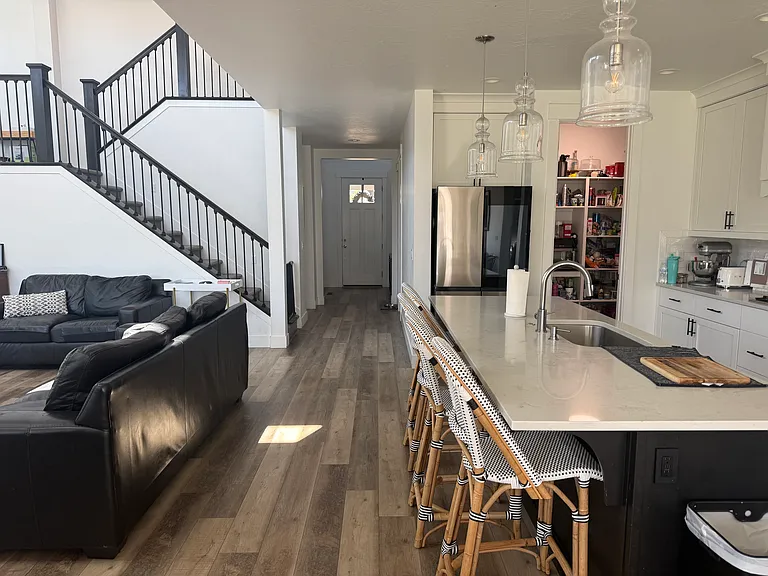 5467 S Bentwaters Way — Photo 4