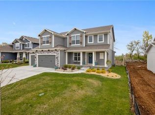 409 SE Brookside Dr, Lees Summit, MO 64063