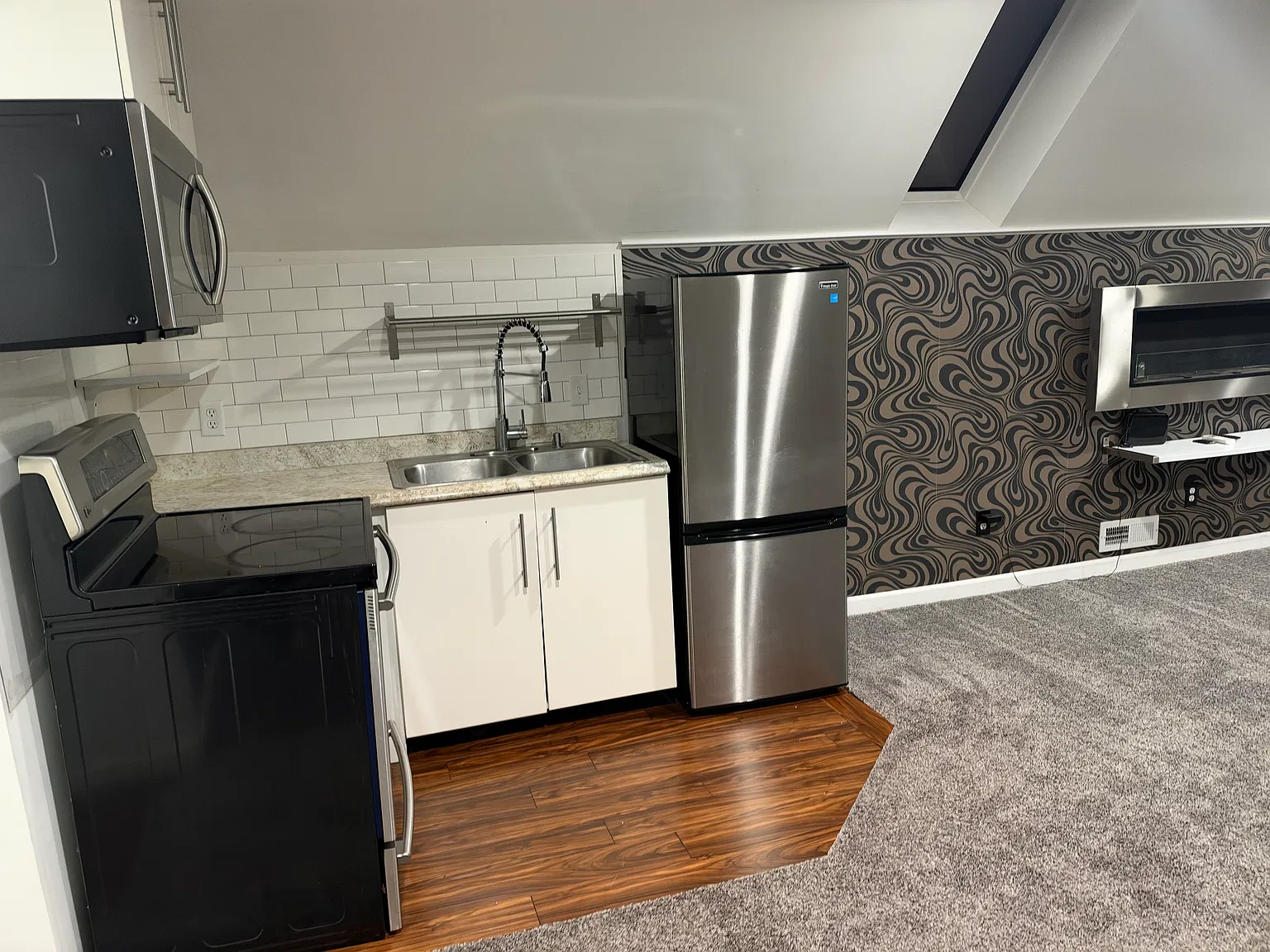 1 bed, 700 sqft, $1,100 — Photo 3