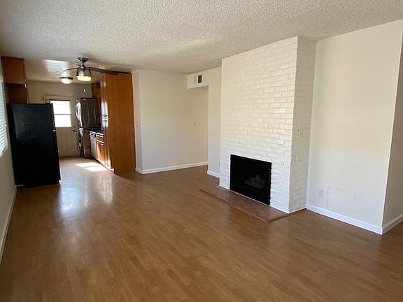 5th image of 828 21st St Unit 7