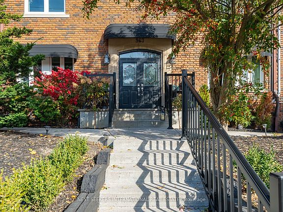 2nd image of 963 Avenue Rd #7