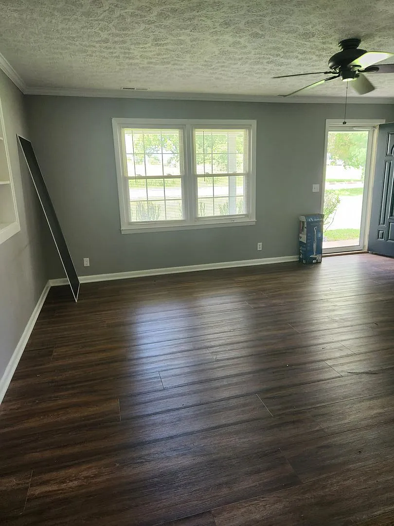 3 Bedroom 2 Bath Home — Photo 3
