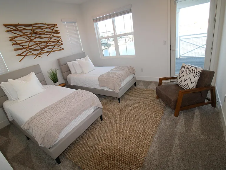 43 Edgewater Ct — Photo 11