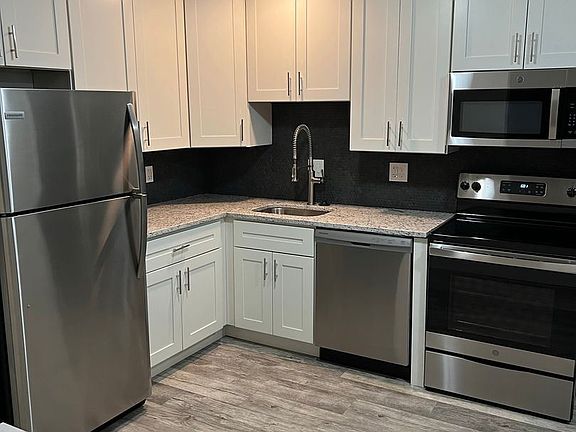 3rd image of 10016 Squire Meadows Dr APT 5