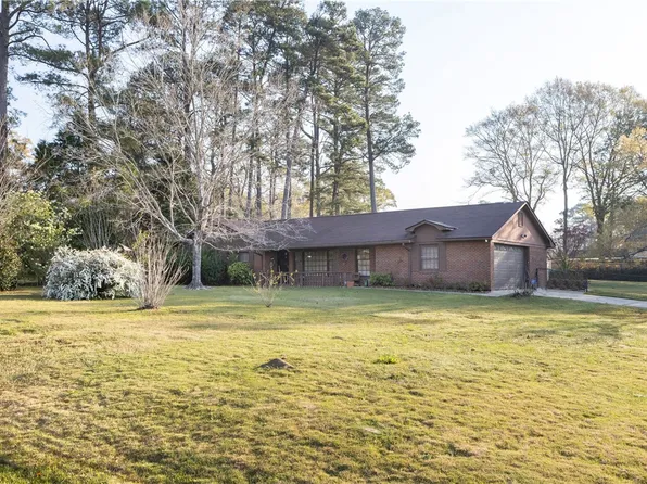 357 Downing Pl, Smiths Station, AL 36877