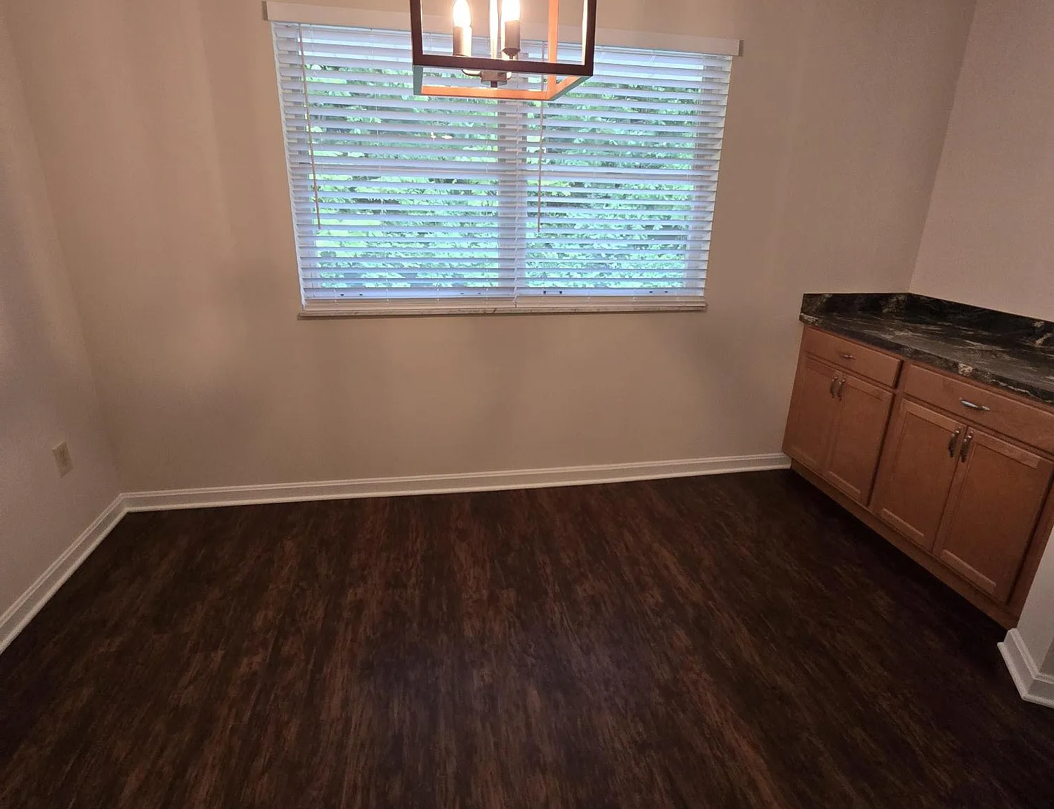 2 bed, 1000 sqft, $1,450 — Photo 2