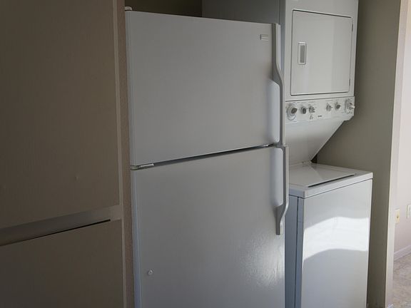 4th image of 1229 E Fremont Dr