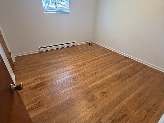 4th image of 3215 Meadowbridge Rd #B