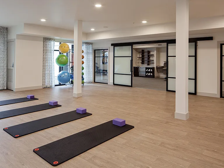 Mariblu at Southcenter 55+ Active Adult Apartments — Photo 18