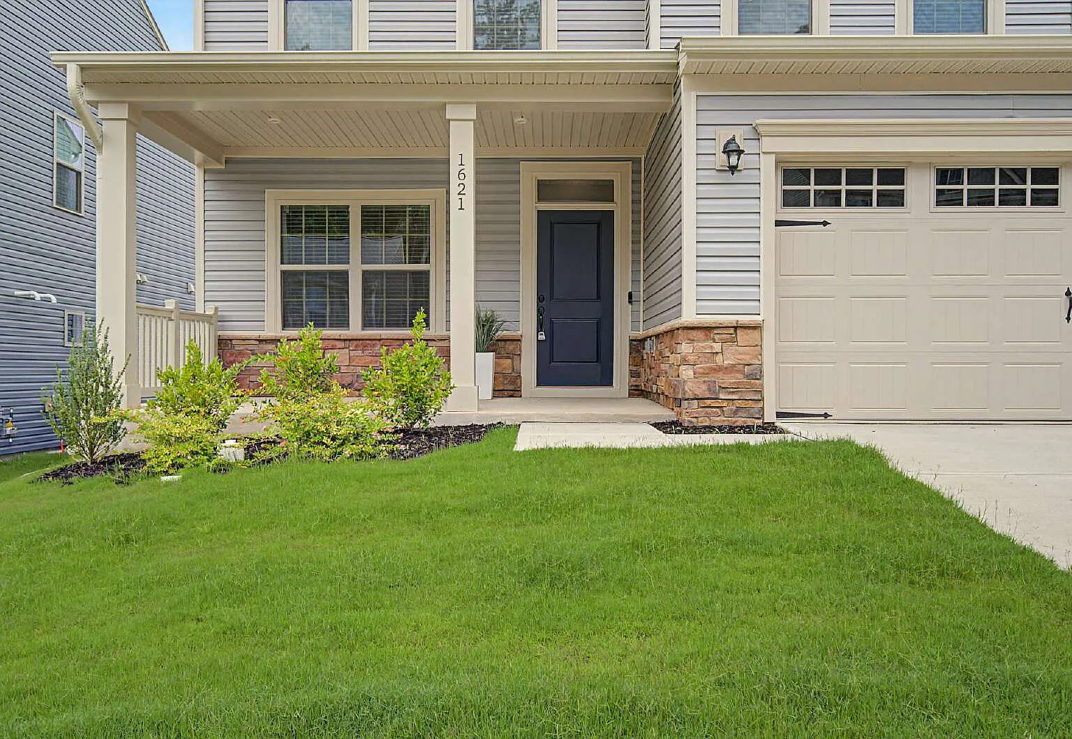 4 bed, 2.5 bath, 2464 sqft, $2,495 — Photo 4