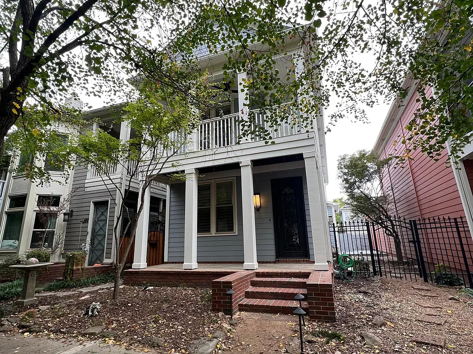 600 Monteigne Blvd
