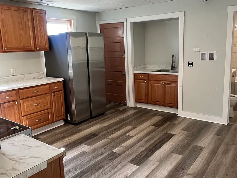 218 Vernon St #1 — Photo 6