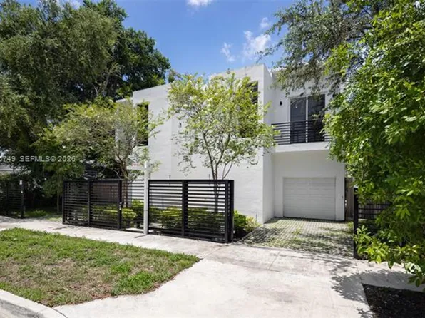 3162 Plaza St, Miami, FL 33133