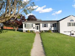 64 Meadowcrest Dr, Cumberland, RI 02864