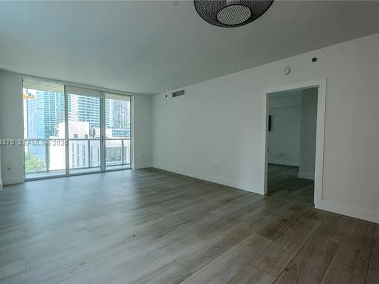 500 Brickell Ave #CU-1407 — Photo 12