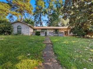 814 Elaine Dr, Wake Village, TX 75501