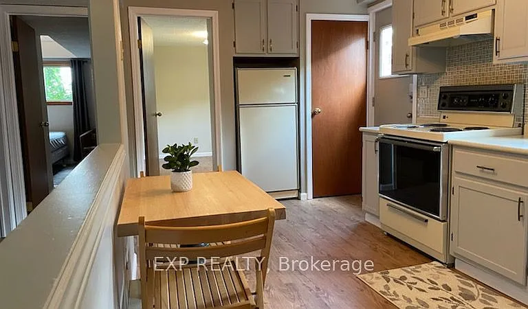 64 Chapel Hill Cres #LOWER — Photo 5