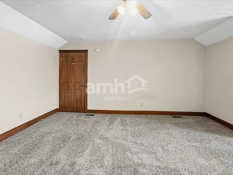 1121 New Harmony Dr — Photo 18