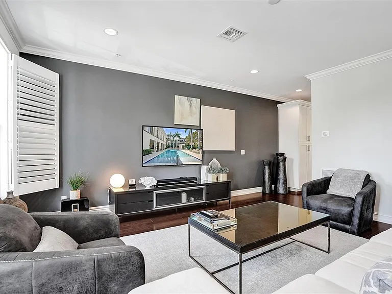 381 E Cannery Row Cir — Photo 5