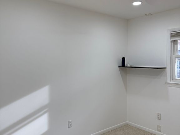 2nd image of 109 Belmont Dr SW #3