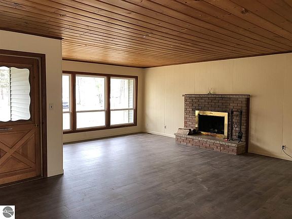 4th image of 3618 Little Island Dr