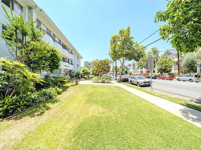 972 E California Blvd #202 — Photo 22