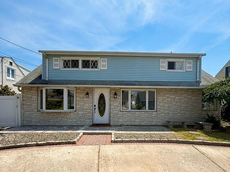 68 Daniel St — Photo 17