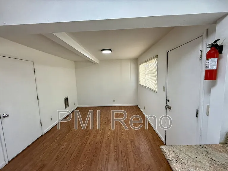 335 Denslowe Dr — Photo 9