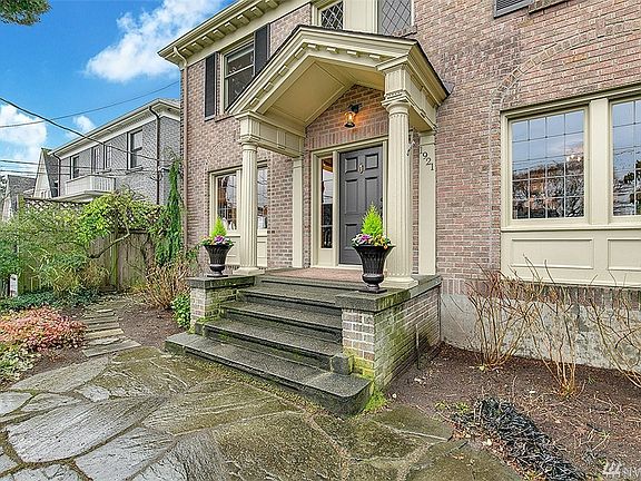 5th image of 1921 Bigelow Ave N
