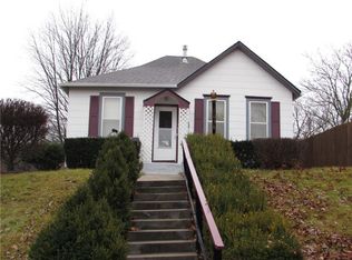 1038 Kearney St, Atchison, KS 66002