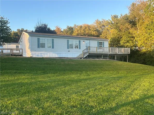 500 S Pleasant Grove Cir, Zanesville, OH 43701