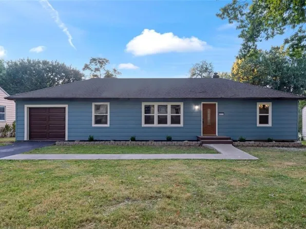 4211 N Elmwood Ave, Kansas City, MO 64117