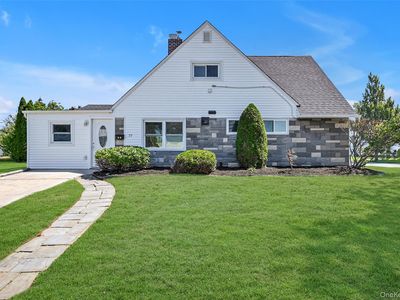 77 Autumn Lane, Hicksville, NY, 11801