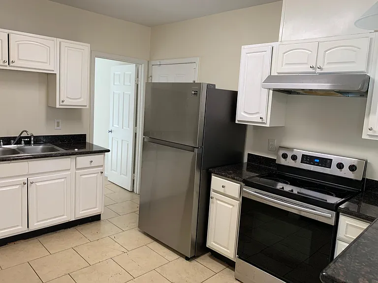 2041 Amelia St — Photo 12