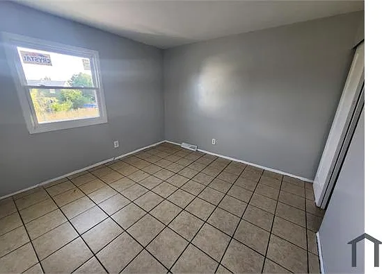 10407 W Daphne St — Photo 7