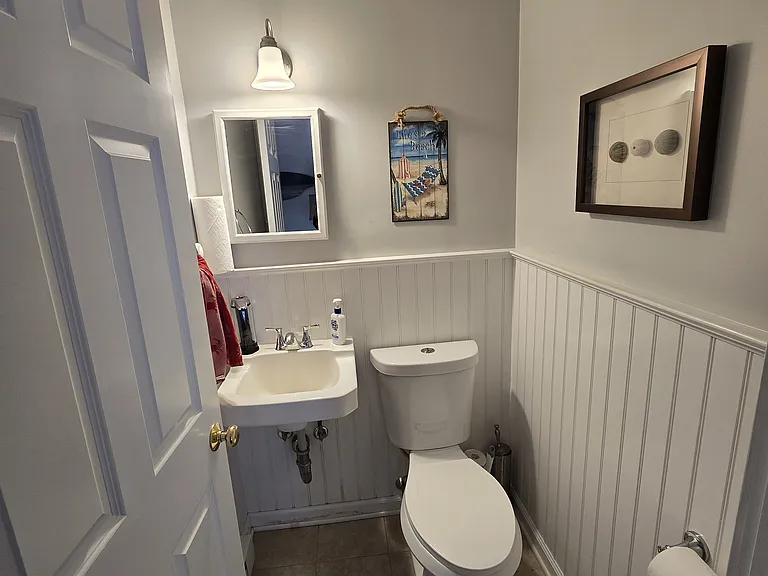 Downstsirs half bath
