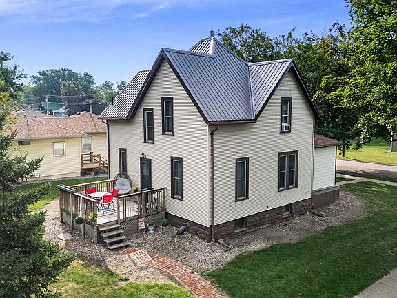 2nd image of 304 E 2nd St