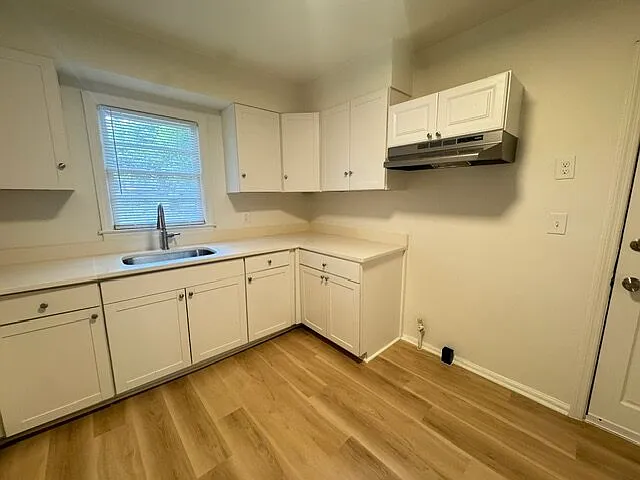 2846 Walker St — Photo 4