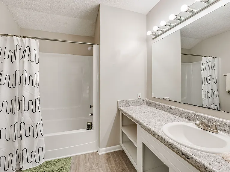 Pine Ridge Apartments — Photo 11