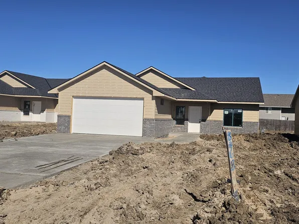 8968 E Forbes Ct, Wichita, KS 67220