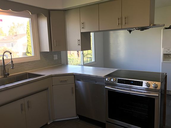 3rd image of 3512 Ontario Ave