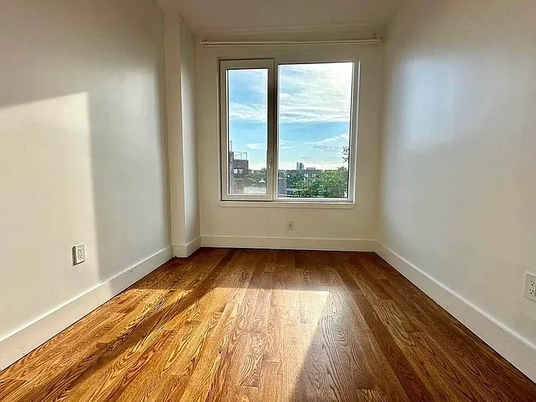 1802 Ocean Ave #5D — Photo 9
