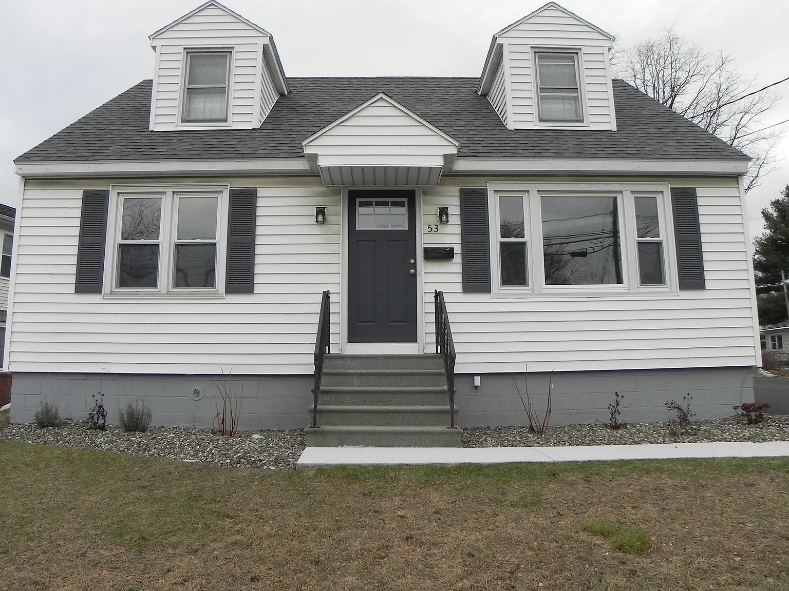3 bed, 1650 sqft, $2,200 — Photo 1
