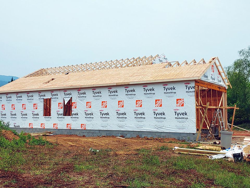 1st image of 402 Brookside Dr