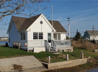 24 Roseleah Dr, Mystic, CT 06355